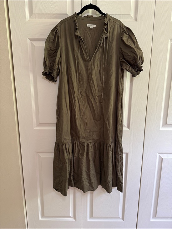Free Assembly Dresses & Skirts - Puff-Sleeve Tiered Midi Dress in Olive